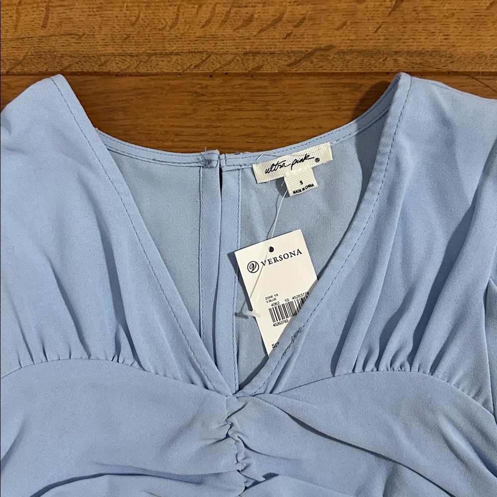 NWT Light Blue Ruched Top - Picture 3 of 4